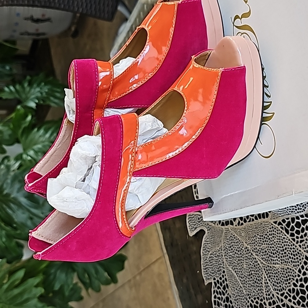 BRAND NEW IN BOX, FAUX SUEDE/LEATHER MUTI COLOR PLATFORMS - Picture 4 of 6